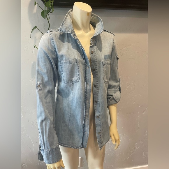 Women’s cotton blend Light Blue Denim Button-Up Shirt size XS - Picture 7 of 7
